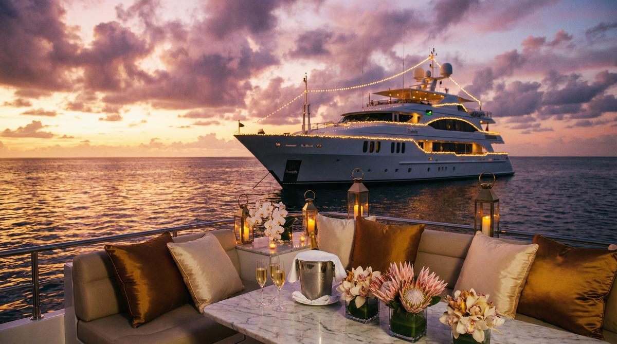 里番网传媒游艇派对传媒演示奢华场景拍摄